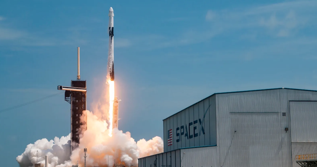 Dragon verso la ISS con carico maggiore in attesa di Cygnus