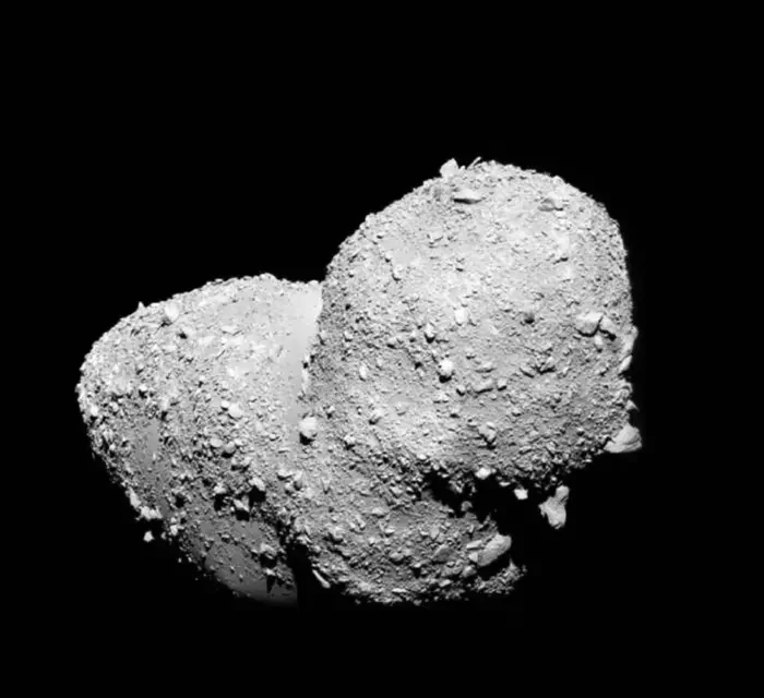 Acqua e sale su Itokawa, l’asteroide a forma di arachide
