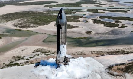 SpaceX testa la navetta Ship 25