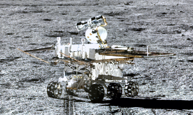 Il rover cinese Yutu-2 svela 300 metri di Luna inedita