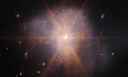 AsiTV Replay: Webb fotografa un oggetto che brilla come 3mila miliardi di Soli