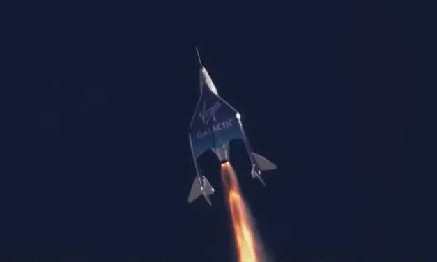 Virgin Galactic effettua il primo volo suborbitale turistico