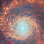 Webb osserva M51, la brillante galassia visibile dalla Terra