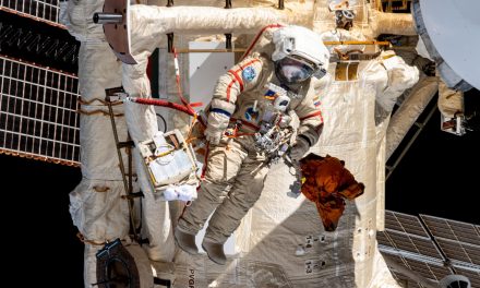 Fuga di gas su Iss, annullate per precauzione le Eva