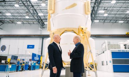 Blue Origin, presentato il modello del lander lunare