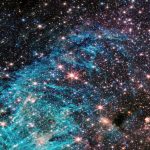 Webb osserva le giovani stelle di Sagittarius C