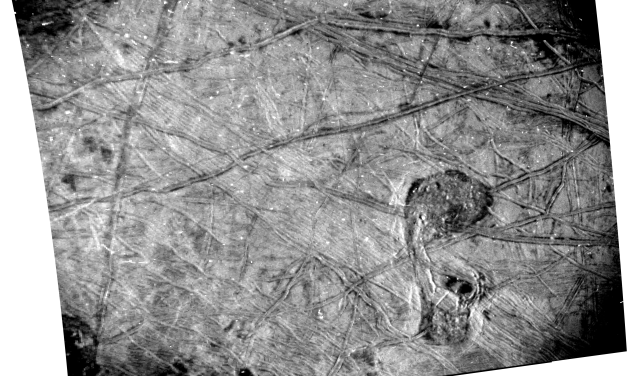 Da Juno nuovi indizi sul ghiaccio di Europa