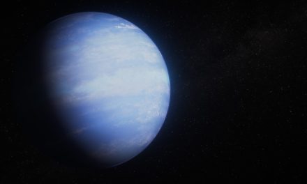 Webb ‘smaschera’ un esopianeta gonfio