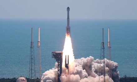 Starliner, lanciata la prima missione con equipaggio