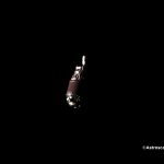 Rottame spaziale in orbita filmato a distanza ravvicinata