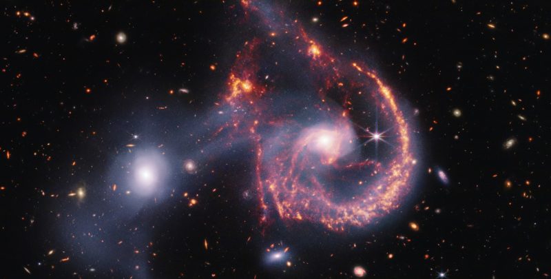 La coppia di galassie Arp 107 vista da Webb