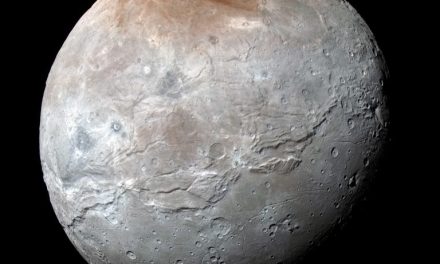 Il telescopio spaziale James Webb punta i suoi occhi su Caronte