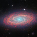 Webb ci regala dettagli magnifici della galassia Ngc 2090