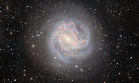 Messier 83, due cuori e una galassia