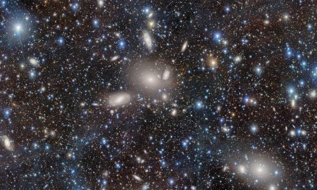 Abell S636: il cluster galattico immortalato dalla DeCam