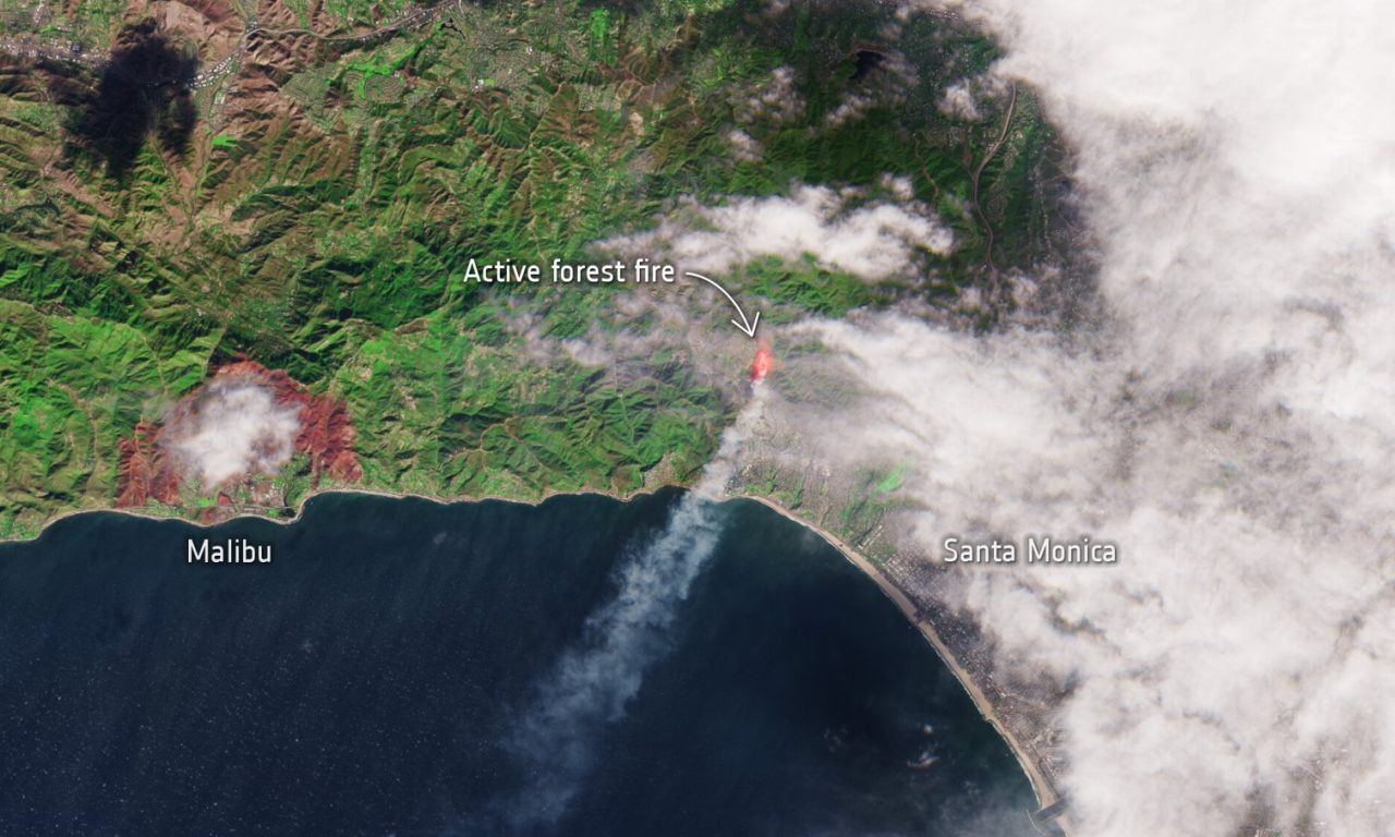 Sguardi elettronici sulla California in fiamme