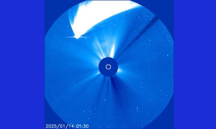 La cometa brillante come Venere è tornata dopo 160mila anni