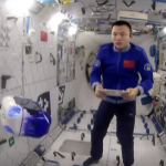 Tiangong, esperimenti con assistente