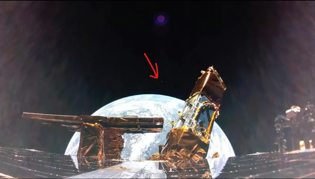 La Terra e la Luna in posa per Blue Ghost