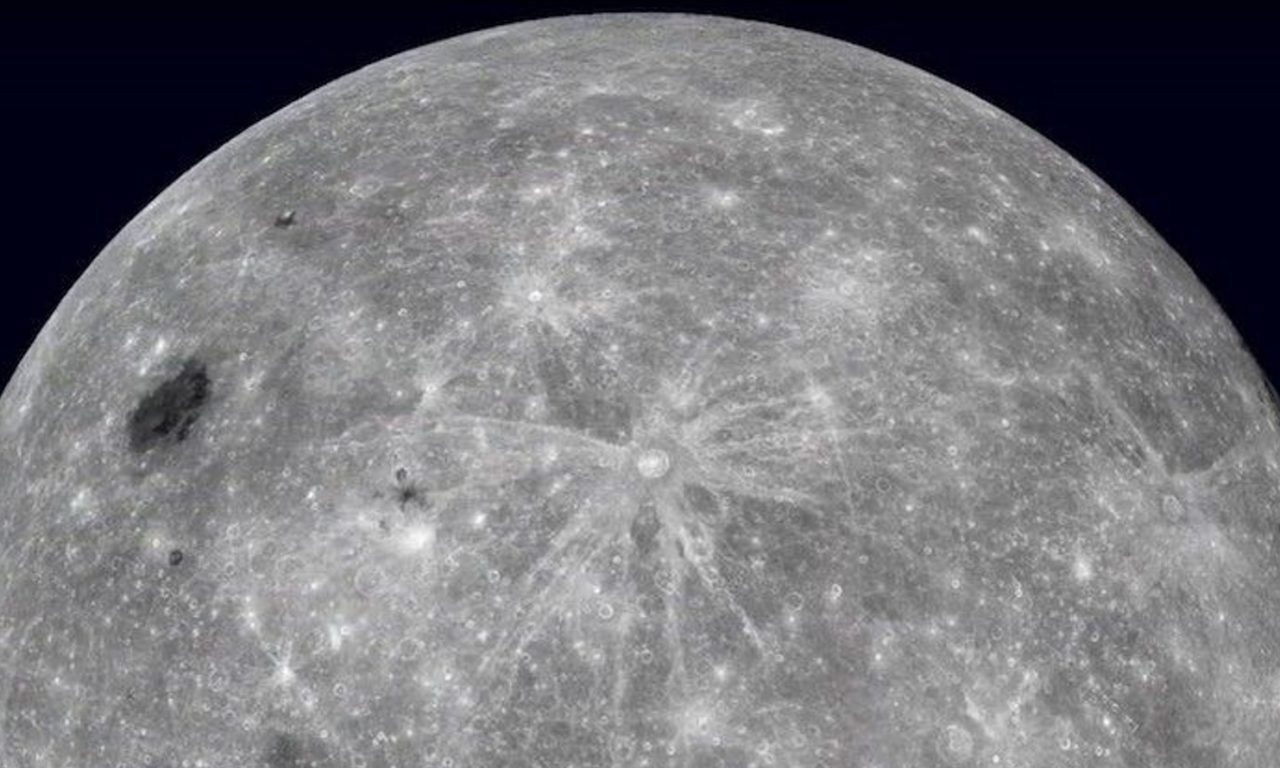 Proposta una nuova datazione per il più grande cratere della Luna