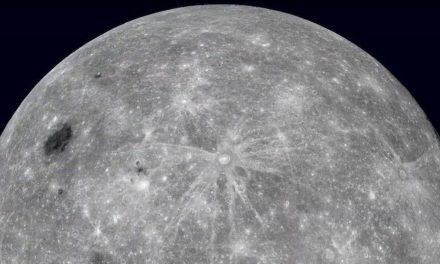 Proposta una nuova datazione per il più grande cratere della Luna