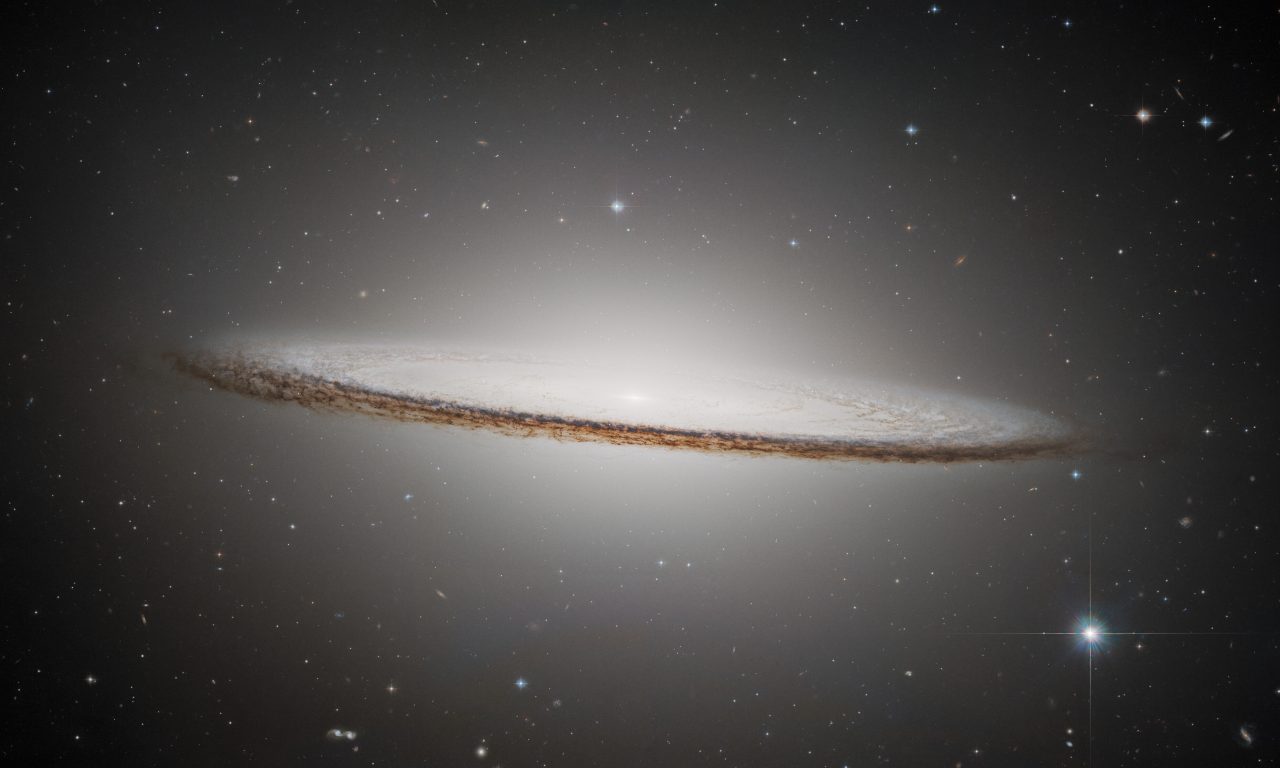 La Galassia Sombrero celebra i 35 anni di Hubble