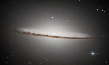 La Galassia Sombrero celebra i 35 anni di Hubble