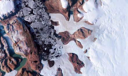 In Groenlandia un’inondazione interna ha squarciato il ghiaccio