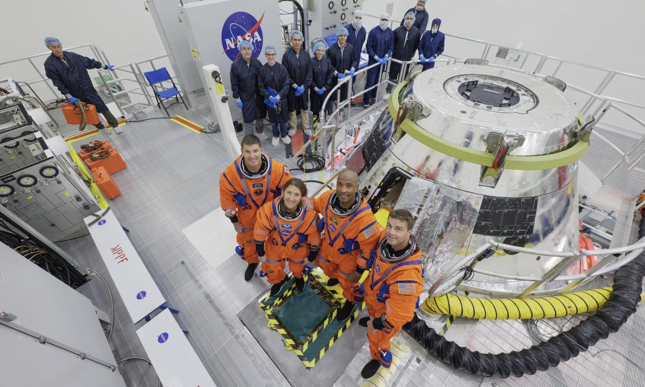 Artemis II, iniziato l’addestramento su Orion