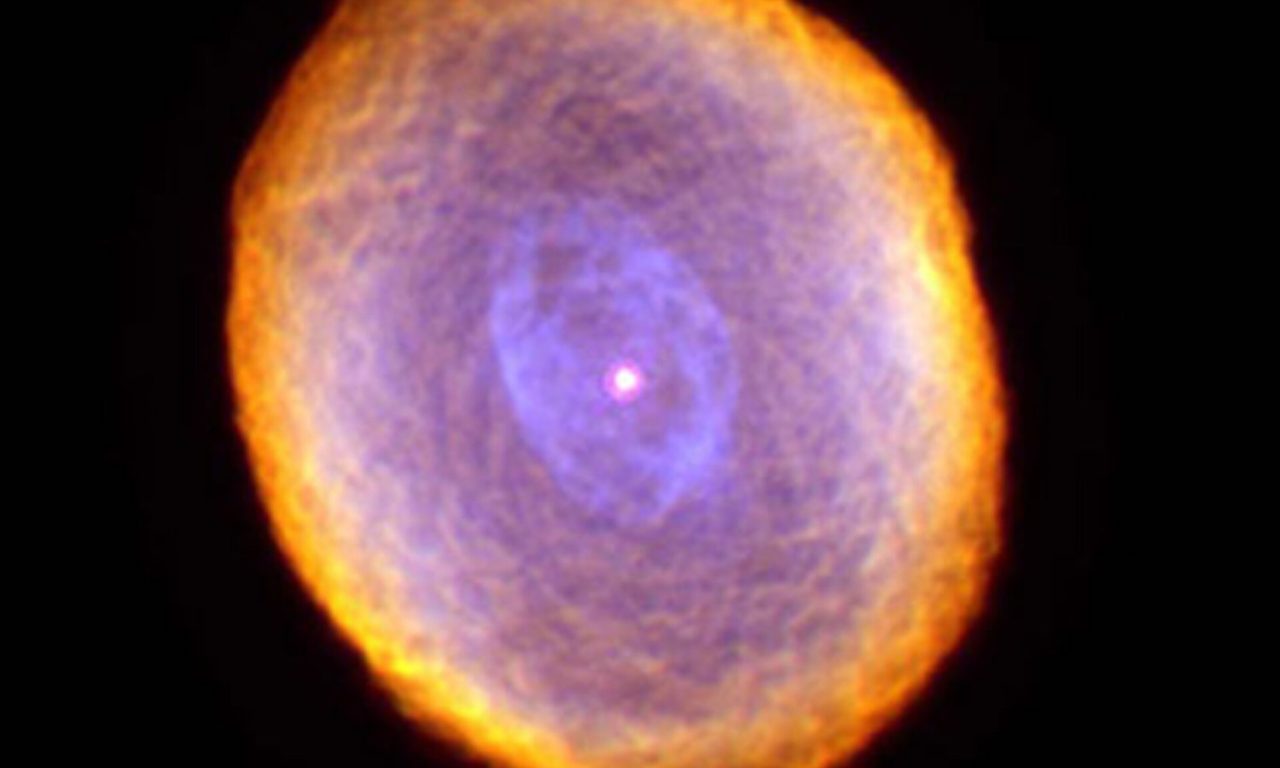 Un’evoluzione stellare osservata per 130 anni