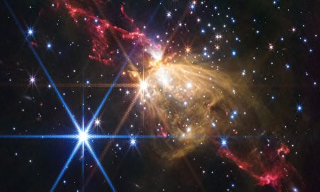 Il Webb cattura un gigantesco getto stellare
