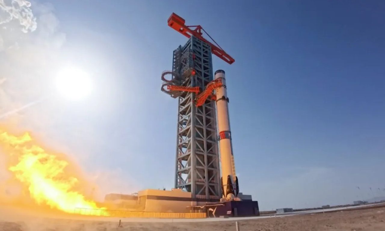 Il primo razzo riutilizzabile cinese Zhuque-3 verso il volo inaugurale