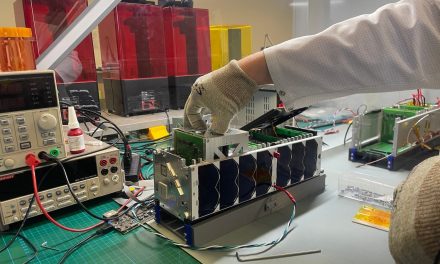 Il primo satellite manovrato nello spazio dall’Intelligenza Artificiale