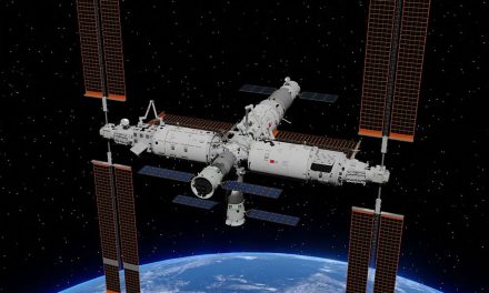 Slitta il rientro degli astronauti di Shenzhou-20