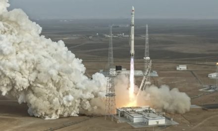 Cina, debutto per il razzo riutilizzabile Lunga Marcia 12A