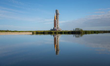 Artemis 2 è sulla rampa di lancio