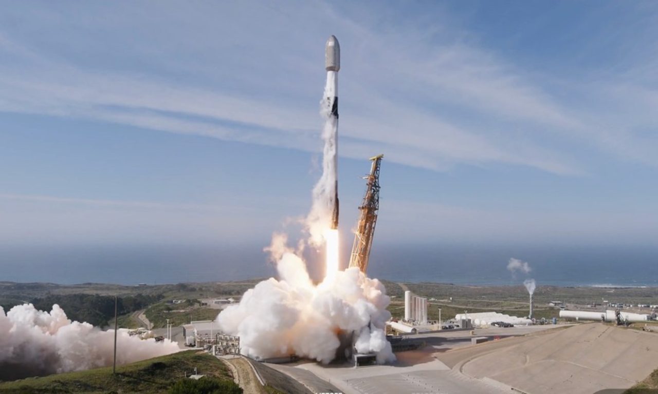 Falcon 9, risolti i problemi al motore dello stadio superiore
