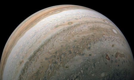 Giove, imponente anche nei fulmini