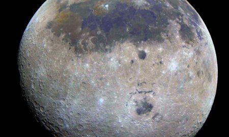 Artemis 2, attorno alla Luna e più lontani che mai dalla Terra