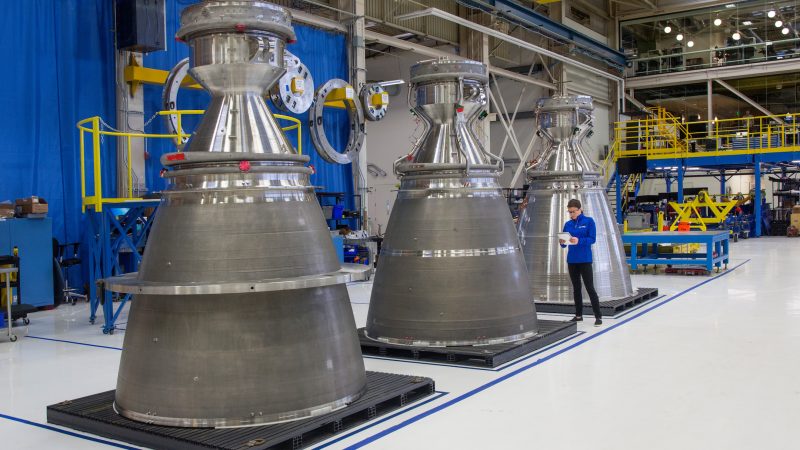 I motori Be4, che monta il razzo New Glenn. Sono alimentati a ossigeno liquido e metano liquido (Credit: Blue Origin)
