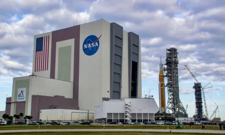 Troppi lanci per le basi dell’era Apollo: la Nasa rischia l’ingorgo spaziale