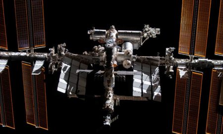 Perdita sulla Iss, l’equipaggio della Crew-12 si rifugia per due ore sulla Crew Dragon