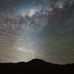 Cielo notturno sotto assedio