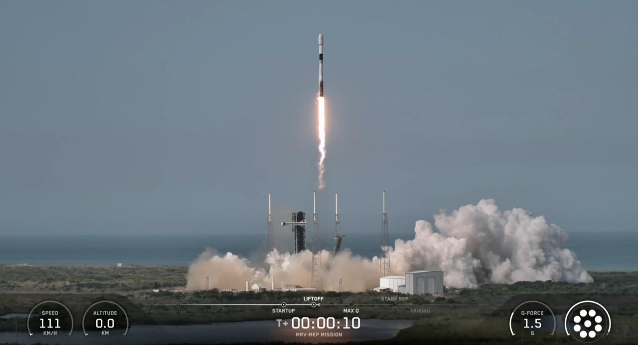 Space X lancia una missione per allungare la vita ai satelliti
