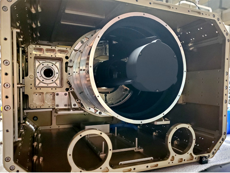 Il sistema di imaging multispettrale Sami. Inizialmente concepito per rilevare le emissioni di calore del razzo Sls, durante la partenza della missione Artemis 1, si è mostrato utile anche per altre missioni e partenze. Montato sul jet Nasa Wb-57, osserverà la corona solare durante l'eclissi totale(Crediti: Welsh Mechanical Designs Inc)
